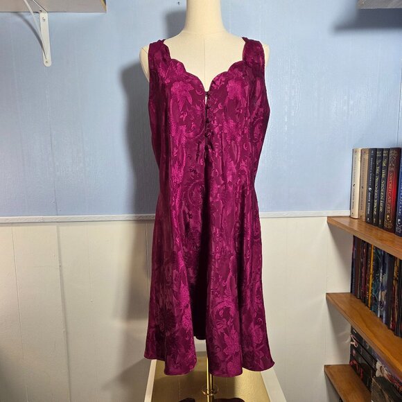 Vintage Erika Taylor Intimates Large Shimmery Pinky Burgundy Scalloped Nightgown - Picture 1 of 12